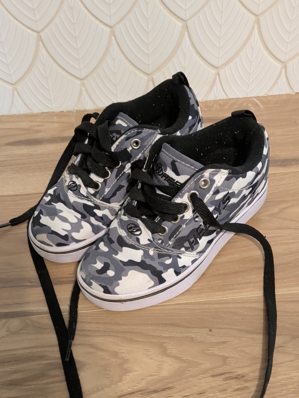 Heelys Kids Camo Sneakers - Gray/Black